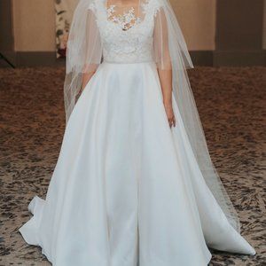 White Pronovias wedding dress Petite